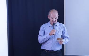 Marceli Konieczny wyjaśnia techniczne aspekty odczytu książki.