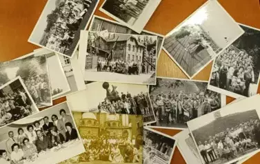 zdjęcie rozłożone na stole