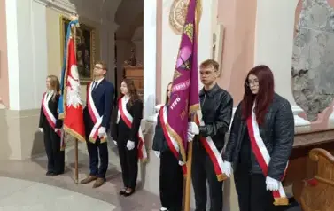 dwa poczty sztandarowe