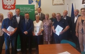 Zbiorowe zdjęcie wszystkich uczestnik&oacute;w spotkania.