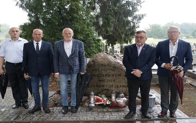 Zdjęcie do 23 SIERPNIA. EUROPEJSKI DZIEŃ PAMIĘCI OFIAR REŻIM&Oacute;W TOTALITARNYCH