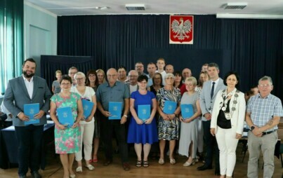 Zdjęcie do Radny złożył ślubowanie. Sołtysi odebrali listy gratulacyjne.