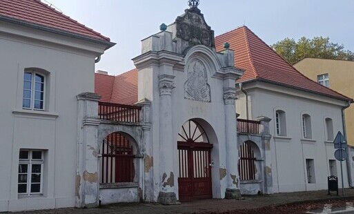 zabytkowy budynek, ulica